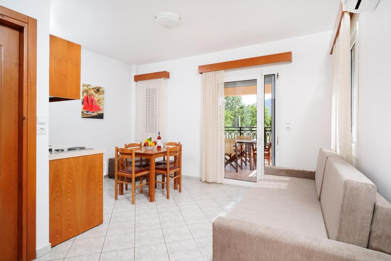 Ferienwohnung Apollonio Chrisi Ammoudia Exterior foto