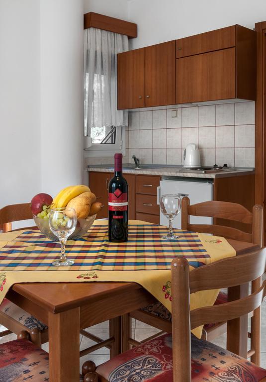 Ferienwohnung Apollonio Chrisi Ammoudia Zimmer foto